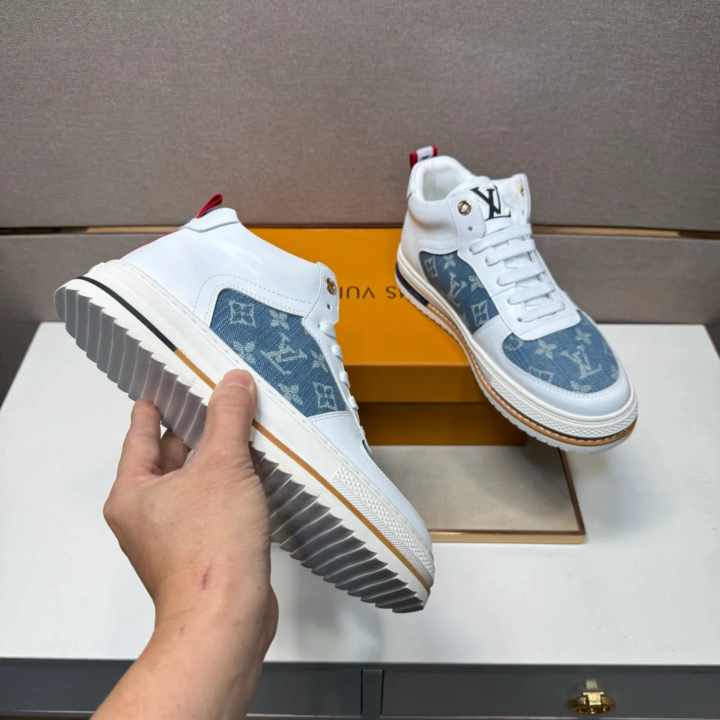Men's men's shoes 💰pp420 [LV～] Men's casual shoes 2025z cabinet sales simultaneously 🔶Size: 38-44#️⃣ 🔷2 colors🔜The upper is made of multi-material splicing➕Genuine leather lining, comfortable and breathable, sole: original comfortable and wear-resistant outsole, ⚠️Real shot📱Photographed🎬The real thing is better📢📢📢